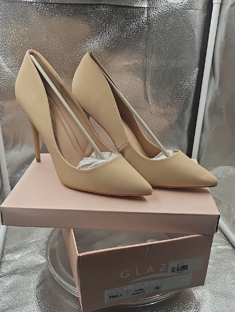 R Tan And Cream Colored Glaze Heels size 10 - Picture 2 of 13